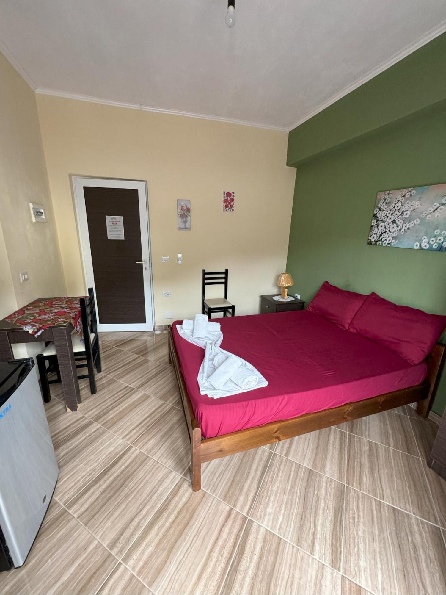 Adrian Agustin Rooms Lukovë Zewnętrze zdjęcie