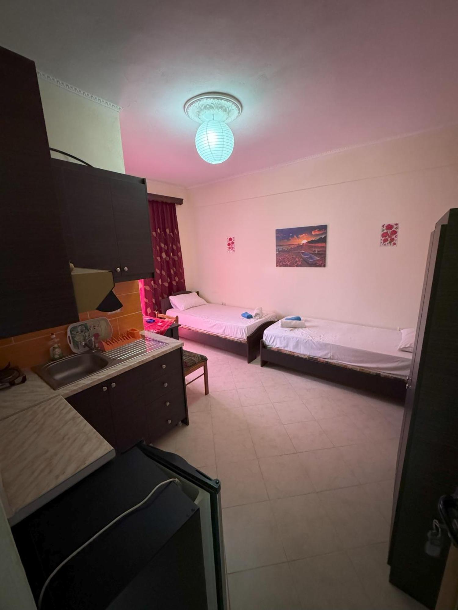 Adrian Agustin Rooms Lukovë Zewnętrze zdjęcie