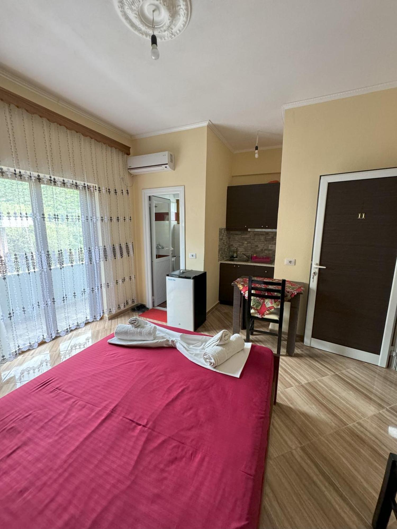 Adrian Agustin Rooms Lukovë Zewnętrze zdjęcie